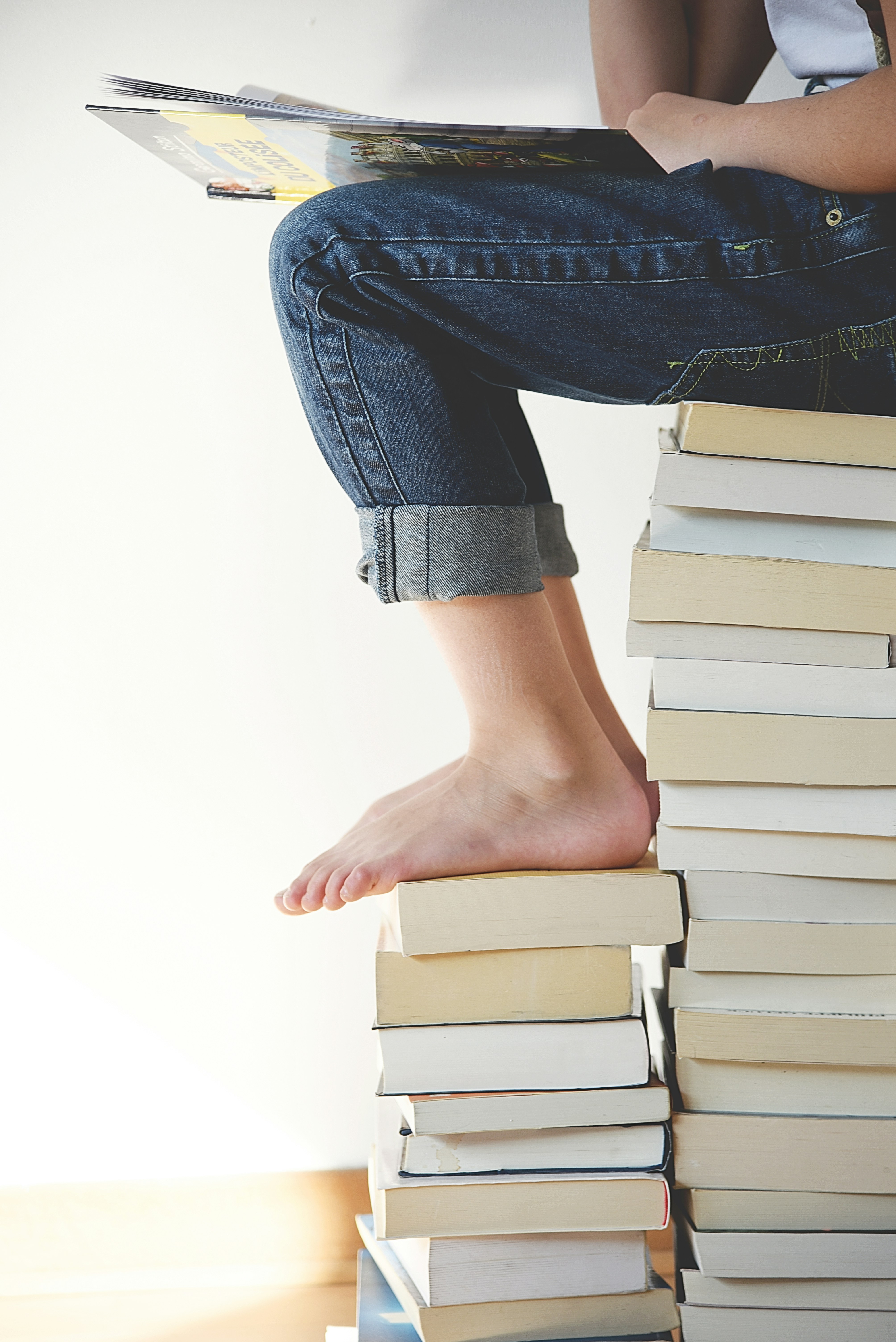 sedia di libri.jpg